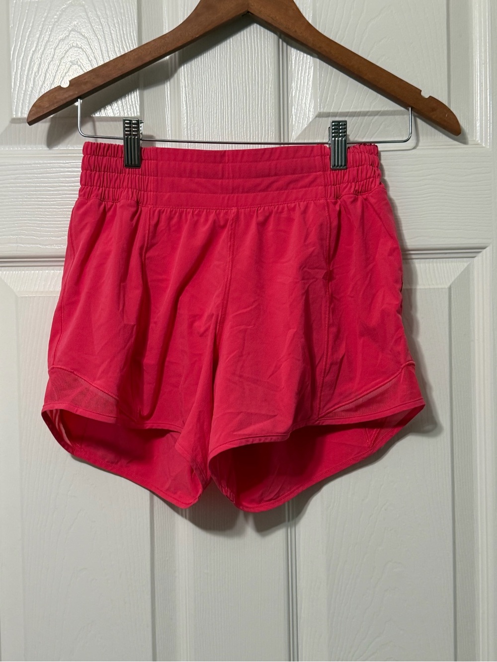 Lululemon athletica hotty hot shorts high rise 4” size 4 euc